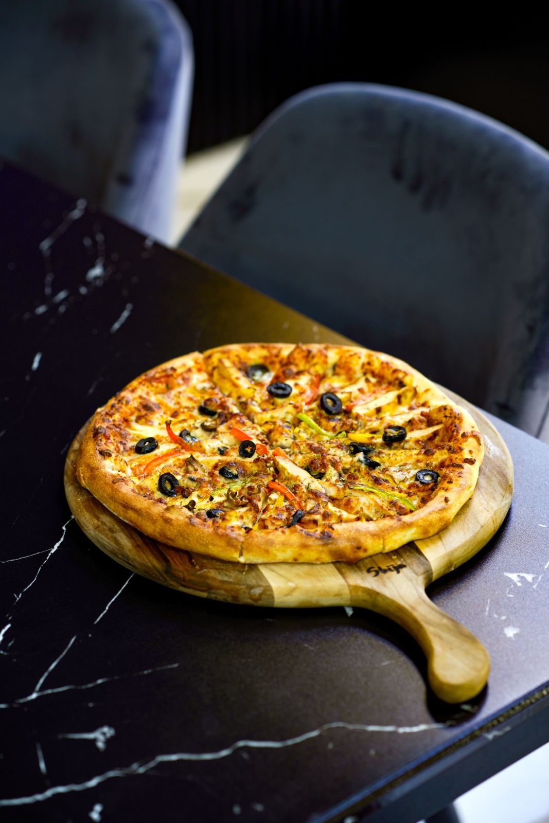 پیتزا چیکن آلفردو ایتالیایی